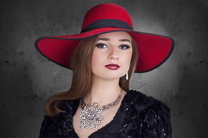 Gatsby-inspired accessories